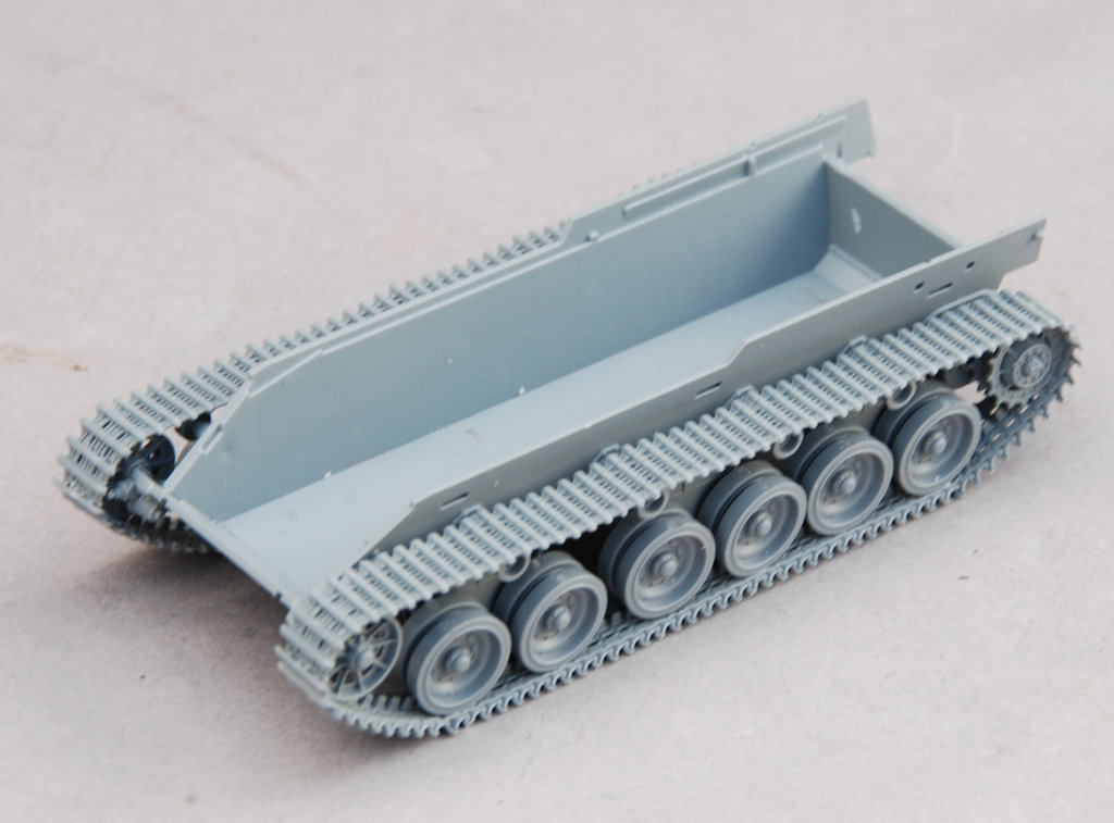 milmodelscene's tweet photo. Another update on an earlier post, now photos of the completed tracks on the new Vespid 1/72 Centurion Mk V. Super fit, and with moulded in track sag in the top run. 😀 #MAFVA #Braillescale @JaaaagIrr @TigerHobbiesLTD https://t.co/aBKf6DUlmR