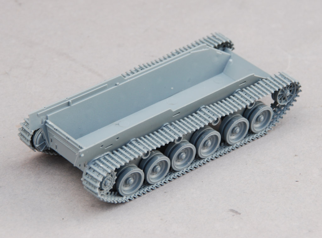 milmodelscene's tweet photo. Another update on an earlier post, now photos of the completed tracks on the new Vespid 1/72 Centurion Mk V. Super fit, and with moulded in track sag in the top run. 😀 #MAFVA #Braillescale @JaaaagIrr @TigerHobbiesLTD https://t.co/aBKf6DUlmR