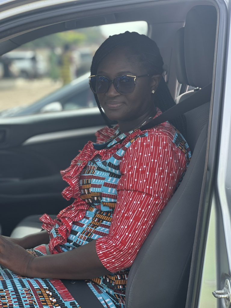 AK-0000013
 Ala, Akua beauty, the DDG’s driver
Almost 50 years and still strong. 
Me se, wo b3 tumi adidi me atam, nanso me CV no de3, woboa, the thing dey inside. Me p3 se me bleachie me body no kakira wai. If you know, you know