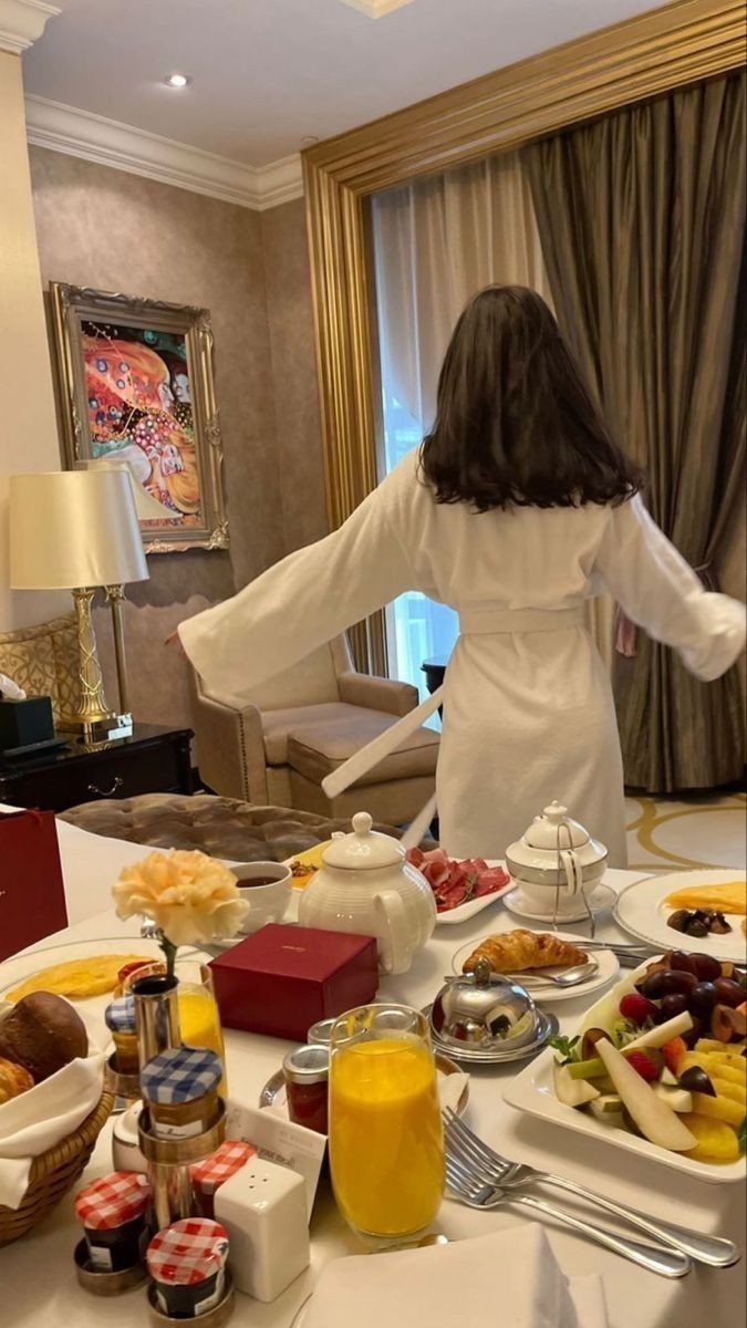leoninethings's tweet photo. princess treatment or nothing https://t.co/tJUDWGajlC