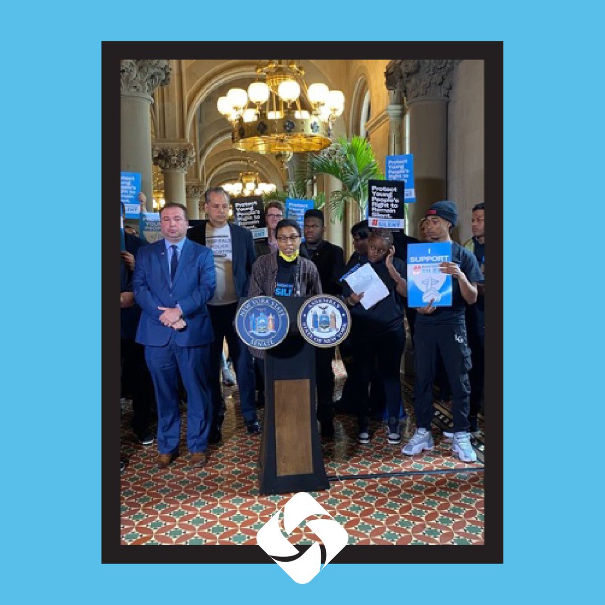 BronxConnect's tweet photo. Thank you Senator @jamaal6bailey36 and
@joinjoyner on sponsoring the #right2remainsilent Act
(A.1963/S.1099)!
#BronxConnect #endviolence #gunviolenceprevention
#bronx #elbronx #advocacy #antiviolence #nyc https://t.co/86imspz4vY