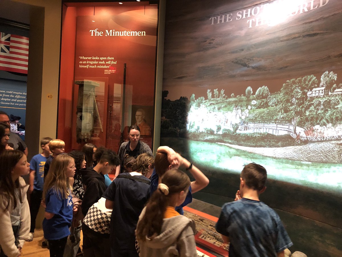 Today we had a blast touring the <a href="/AmRevMuseum/">Museum of the American Revolution</a> 🇺🇸
An incredible experience with GREAT tour guides #collsedu #TatemTweets