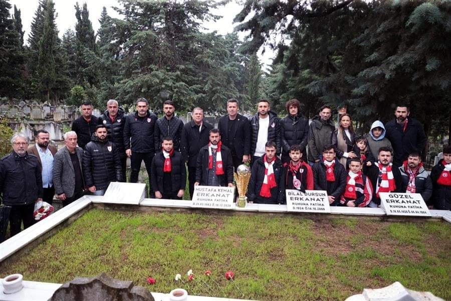 forzasirinler86's tweet photo. KUPANIN EN ANLAM KAZANDIĞI YER !

RUHLARINIZ ŞAD OLSUN!
#Samsunspor #ForzaŞirinler https://t.co/zTBreP5PKV