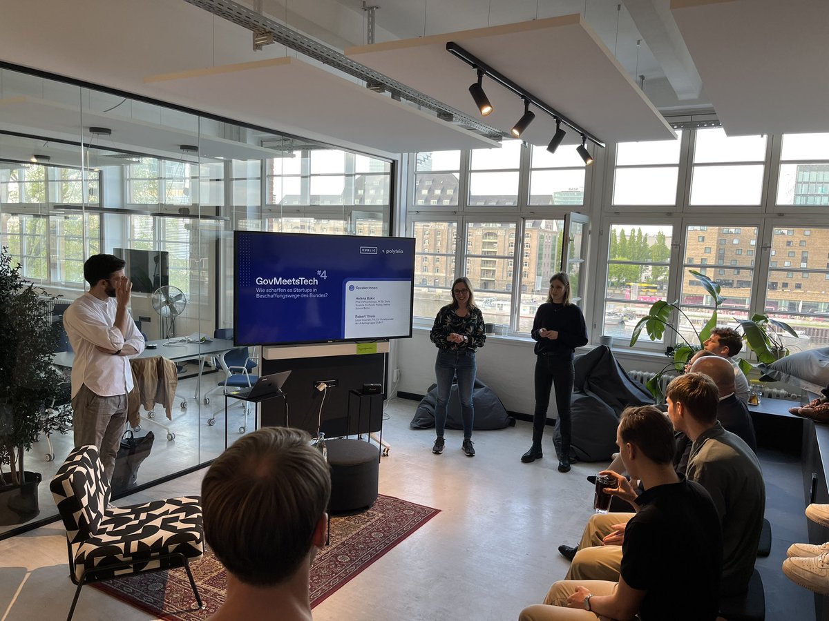 IbrahimKoeran's tweet photo. #GovMeetsTech in der 4. Ausgabe heute zum Thema #Beschaffung, #Vergabe &amp; #Startups mit Begrüßung durch @ViktoriaGrzymek von @PUBLIC_Germany &amp; Alexa Möller von @Polyteia. Anschließende Diskussion zwischen @FarukTncr &amp; Robert Thiele, Co-Vorsitz AG EVB-IT. #GovTech #SaaS https://t.co/hVFl3UrBJc