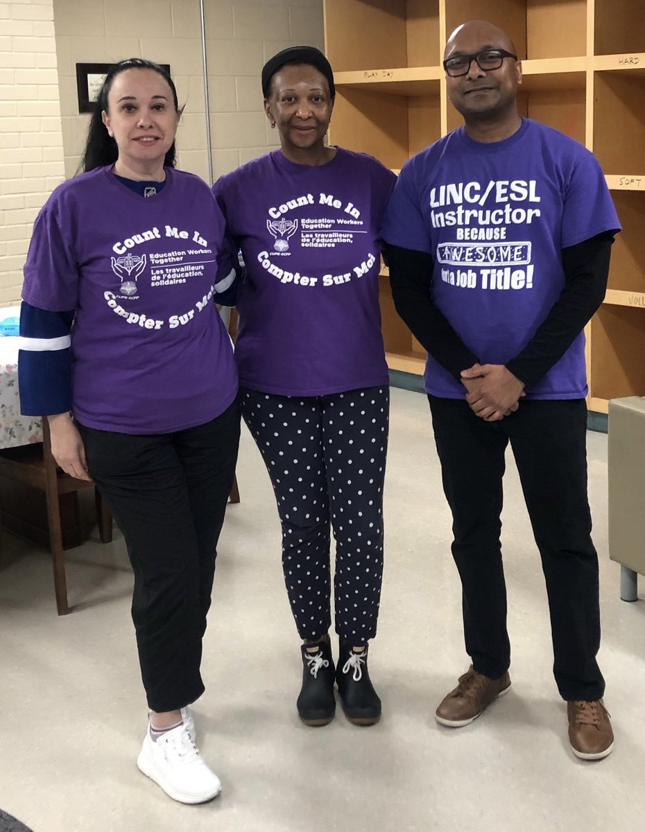 CUPE5200's tweet photo. LINC/ESL Instructors are supporting their bargaining team on Education Worker Wednesday 💪⁦@osbcucscso⁩ https://t.co/wuS4c8vGA0