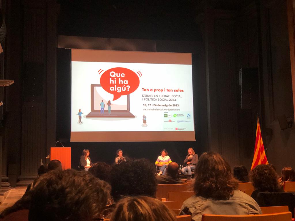 UNEDGirona's tweet photo. Avui som a l'Auditori Josep Irla gaudint de la primera jornada dels #DebatsTreballSocial que organitzem amb @FCampusArnau @treballsocial1 @UdGEducacioPsic i @girona_cat 🤗

#DebatsTreballSocial https://t.co/hXiZR5BjZa