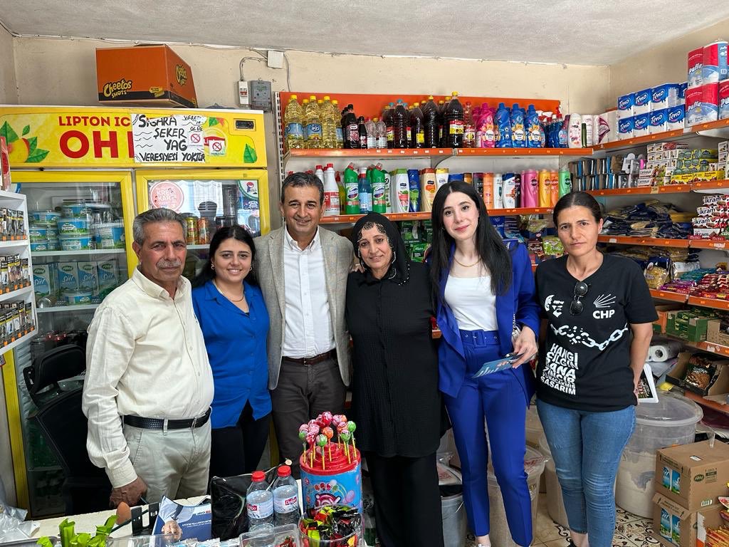 eczburhan's tweet photo. Bugünkü seçim çalışmalarımıza katılmak için İstanbul Sultanbeyli’den gelen İlçe Kadın Kolları Başkanı Ceylan Mercan (@ceylanmercann)  ve İlçe Başkan Yardımcısı Umut Uca’ya teşekkür ediyoruz. https://t.co/CJcWImU5Xd