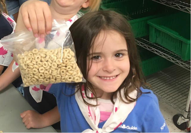 COFoodBank's tweet photo. Last week we were lucky enough to have West Kelowna's Girl Guides volunteer with us.
#volunteer #community #stewardship #okanagan #westkelowna #kelowna #girlguides #foodinsecurity #giveback #jointhefoodmovement https://t.co/AefgszL2iR