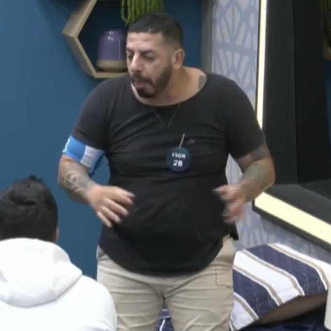 centralreality's tweet photo. 🚨GRAVÍSSIMO: Participante do reality #AGrandeConquista, da RecordTV, já foi preso pelos crimes de roubo, extorsão, fraude, estelionato, falsidade ideológica e constrangimento. https://t.co/fsZmN18NLH