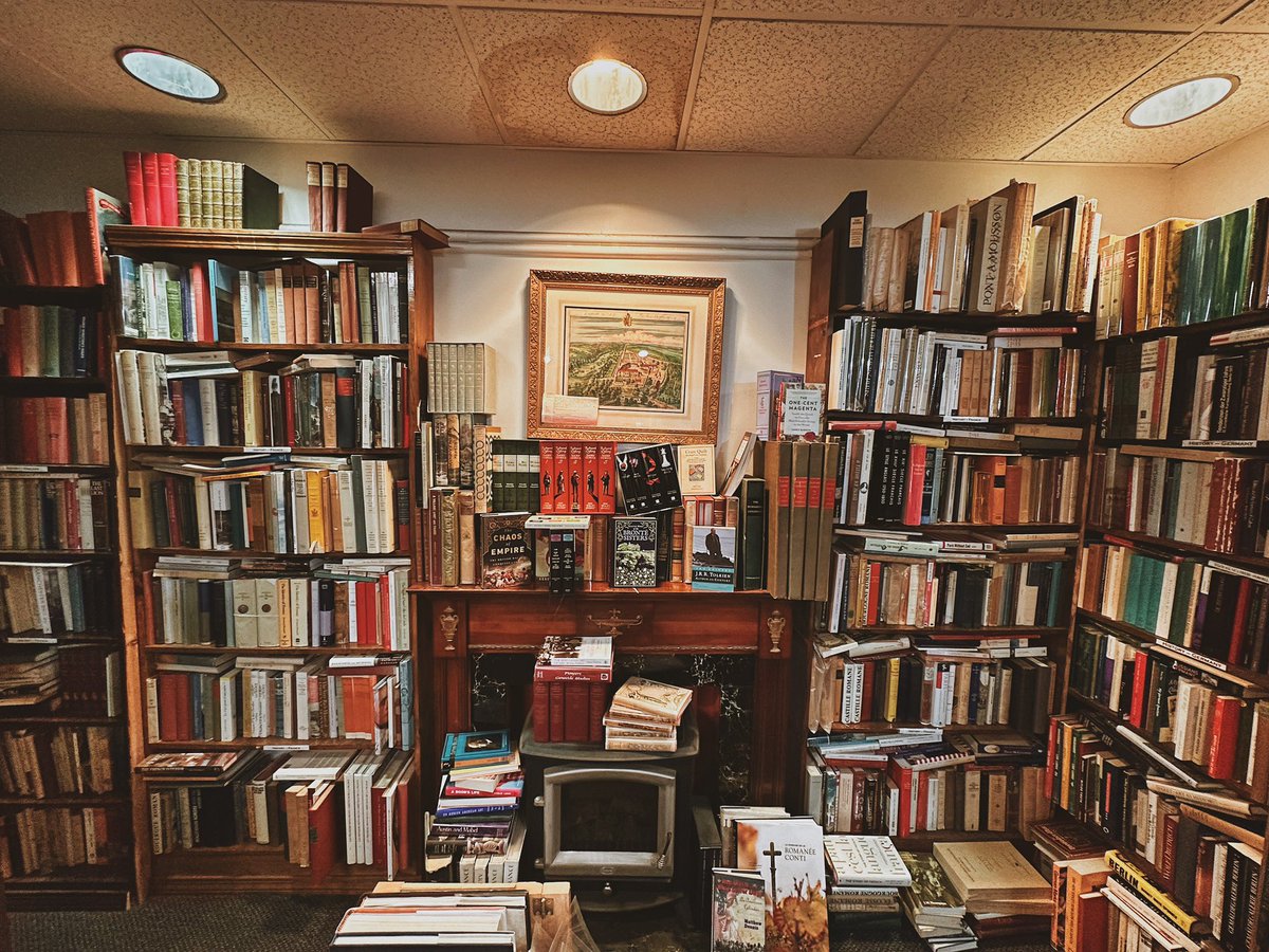 📍Commonwealth Books and Old Prints, Boston

#boston #booktwt #bookshops #bookshopping #bookt #bookshopsoftheworld #readingcommunity