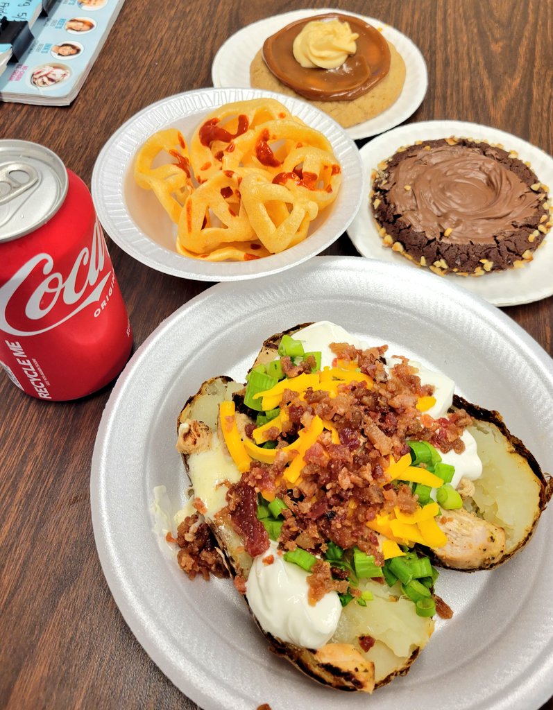 Ms. DeAnda tweet media