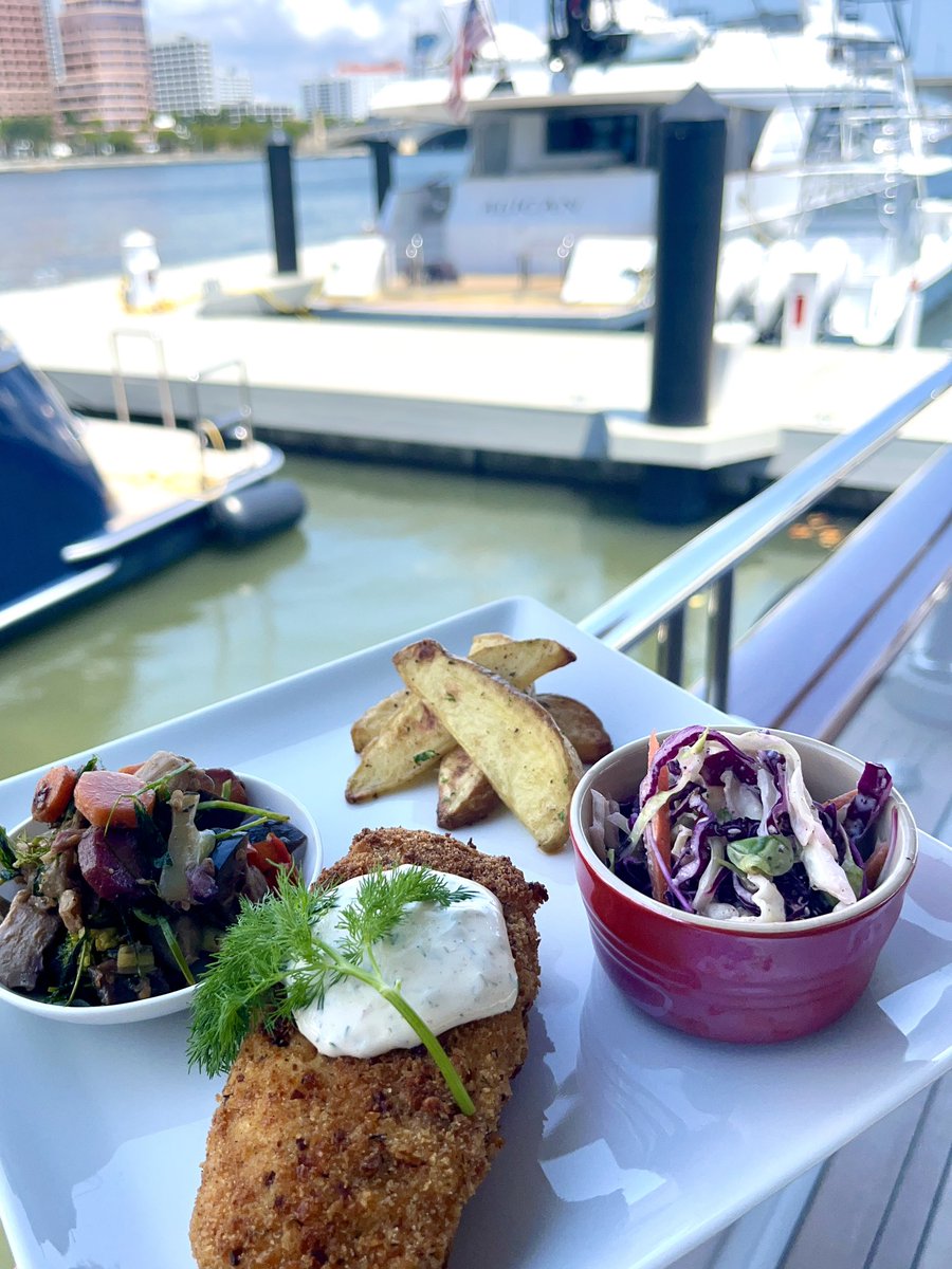 CHEFKIEFFER's tweet photo. Back from Great Guana Cay and it’s that time of day again🙏🏻
Not your traditionally prepared “Fish and Chips”, but without a doubt much more healthier.
❤️🐋🌴💪
#chefkieffer #djnourish #privatewellnesschef #thecureisinmykitchen #crewchoice #nofry #noseedoils #glutenfree https://t.co/XHxZbGEs5F