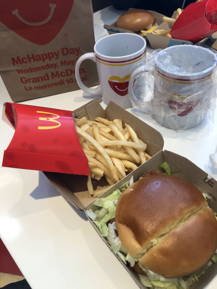 Lunchtime on #McHappyDay🍔