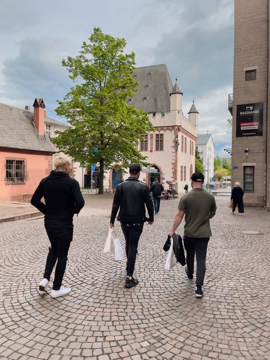 wecameasromans's tweet image. Europe, we’re here! Who are we seeing on the DARKBLOOM EU/UK tour starting tomorrow?