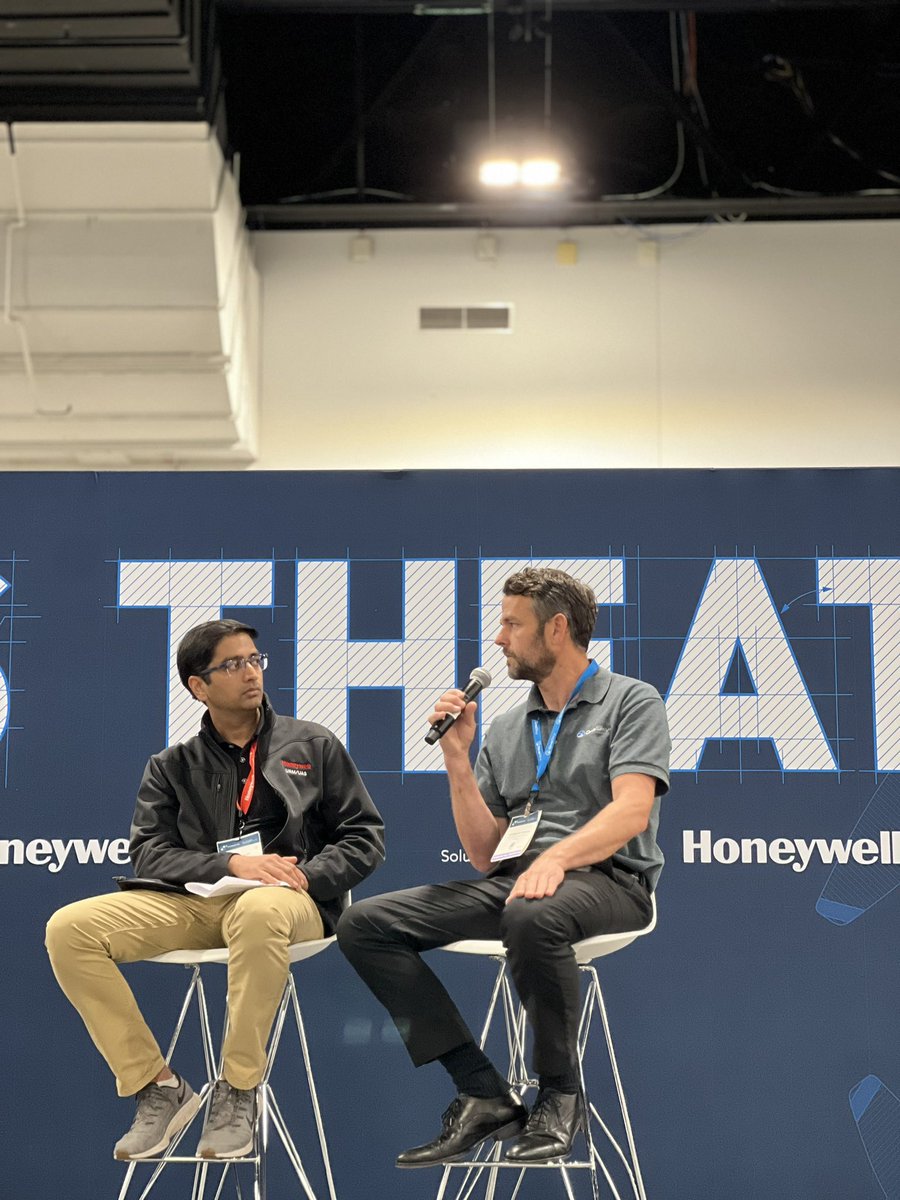 Alison W. tweet media