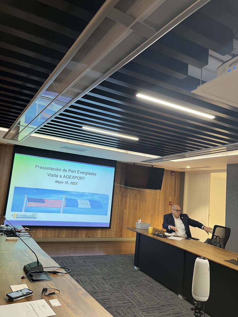 Robert Barceló de Port Everglades  presenta sus servicios a exportadores ⁦<a href="/AGEXPORTGT/">AGEXPORT</a>⁩