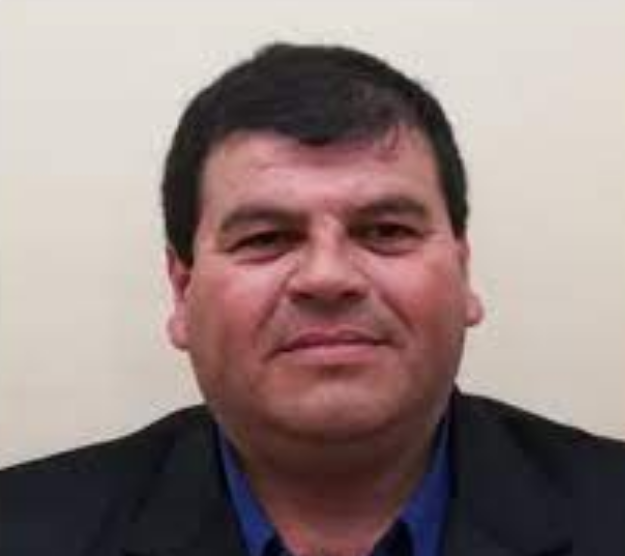 Si no le conoces a este señor, no te apenes xq tampoco en el UNACE nadie le conoce.  Pero oh sorpresa es el actual PDTE DEL UNACE🤪 Su nombre es G. Viveros.  
El destructor del UNACE, JORGE OVIEDO MATTO lo puso ahi en una eleccion fantasma de la q nadie se enteró.  POBRE LINO O!