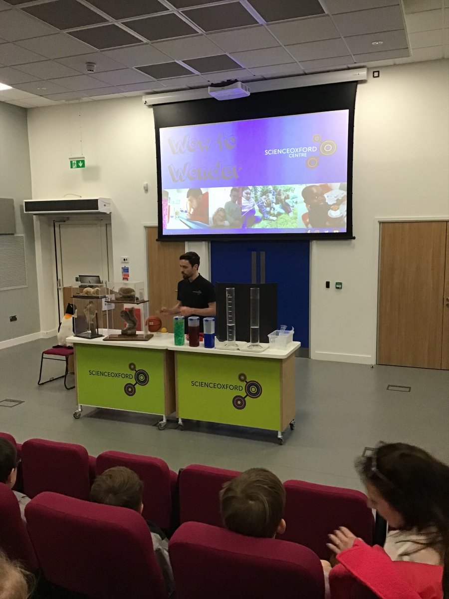 PP4 had a fantastic time at the @ScienceOxford Centre, thinking, doing and talking Science! 
The children loved the #youngexplorers workshop and the magical #ExplorationZone, before finishing with an exciting #WowtoWonder science show. 

#WeAreAshfold #WeAreInovative #welovestem