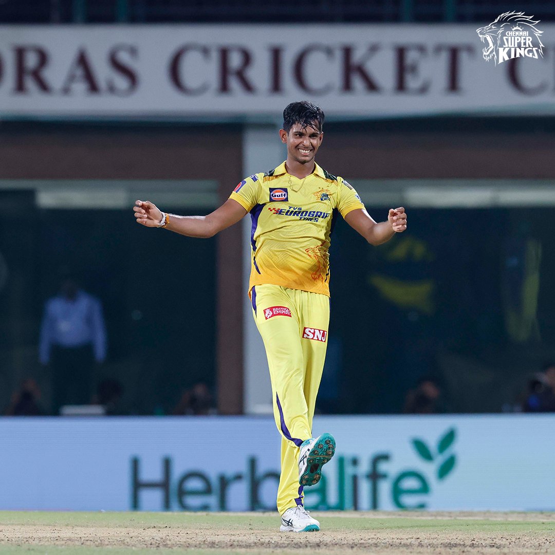 ChennaiIPL's tweet photo. Giving us all the Kicks 😍

#CSKvDC #WhistlePodu #Yellove 🦁💛 https://t.co/1rmT5mKYQk