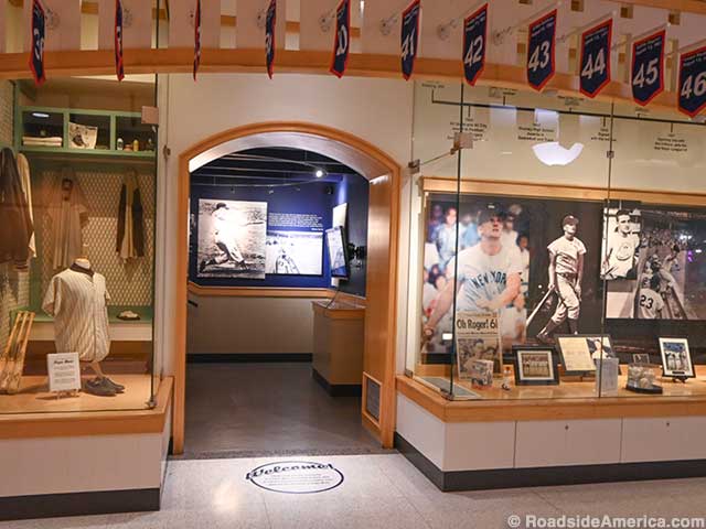 RoadsideAmerica: The Roger Maris Museum, dedicated to the one-time “Single-Season Home Run King” of baseball. He was big news in 1961, and still celebrated in his home town of Fargo.
roadsideamerica.com/story/11793