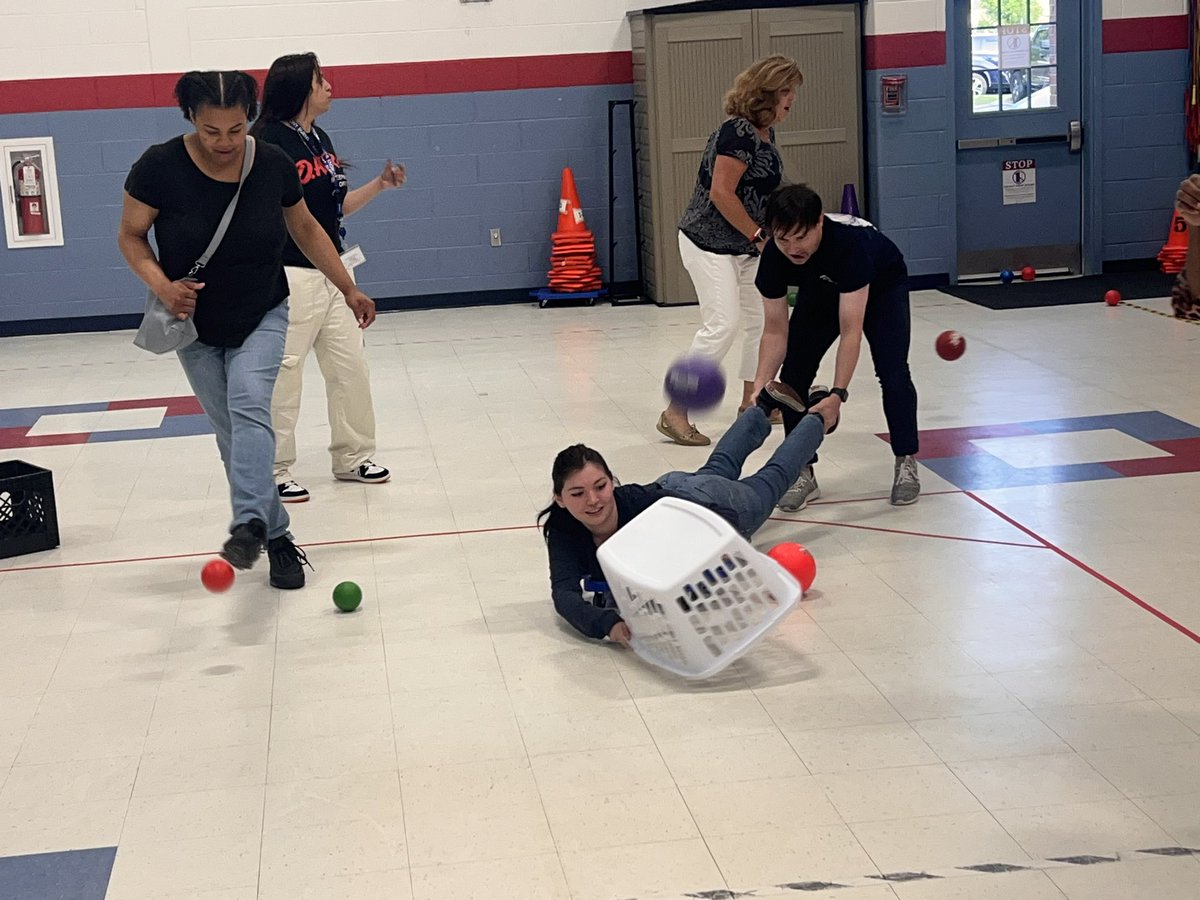 CGoddard_cn's tweet photo. Happy Teacher Appreciation Week! Thank you to our staff for all they do each day to support our Dragons!! We have loved seeing your gaming spirit as we celebrate and have fun with you this week. Hungry, Hungry Hippo this morning was such fun. @SCPSchools @AnthonyBurnsE https://t.co/6SdrMLhHpD