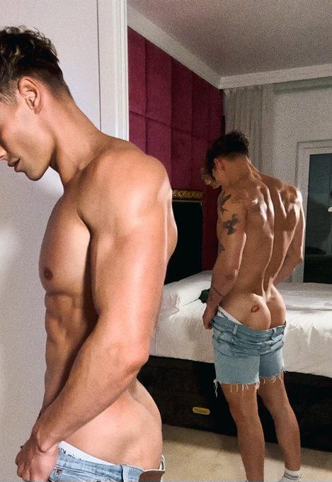 Am I putting them on, or taking em off?   .. find out: https://t.co/T2K7ugRJD7 😈👅 https://t.co/zWgpV<a href="/tag/fitness"class="tags"><span>#fitness</span></a><a href="/tag/personaltraining"class="tags"><span>#personaltraining</span></a><a href="/tag/staytuned"class="tags"><span>#staytuned</span></a>