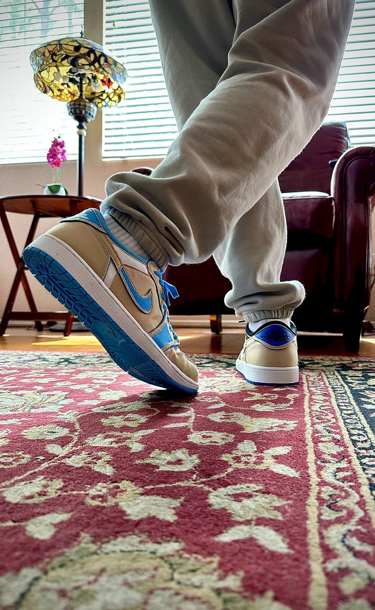 McKnight_Rich's tweet image. Well about to get it in on this #HumpDay with the hardest Nike SB x AJ1 Lows to modify… Lance Mountain #KOTD #mixmatch #yoursneakersaredope #JMillzChallenge #7DaysOfJoggers