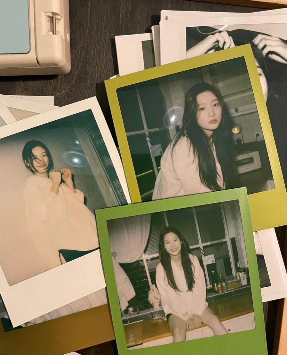 it's like a polaroid love.