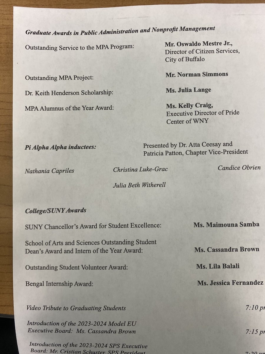 Free_Norm89's tweet photo. I went from barely bout To finish my project, to winning an award for best masters project. Getting awarded on my best friend b day makes it that much cooler #NeighborHOODScholar #RIPDot https://t.co/sTMKUjeTO3