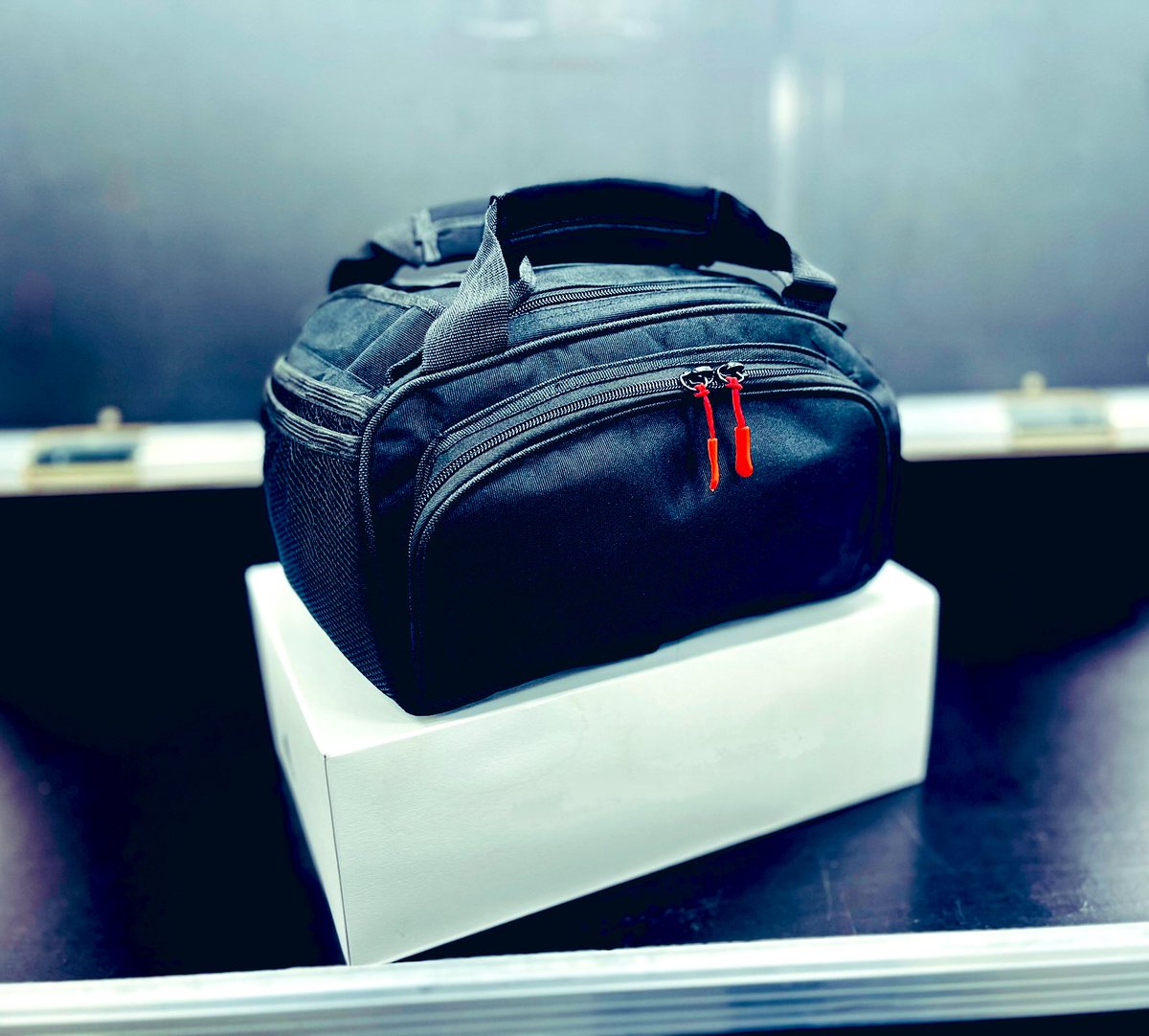 Hustorgut's tweet image. 🚀 🚀 🚀 🚀 

The new pro-compact bag has been a huge hit since launching last week.

The compact size caters for the therapist who likes to carry a little less onto the pitch whilst maintaining the superior quality materials. 

*Limited Stock Available*