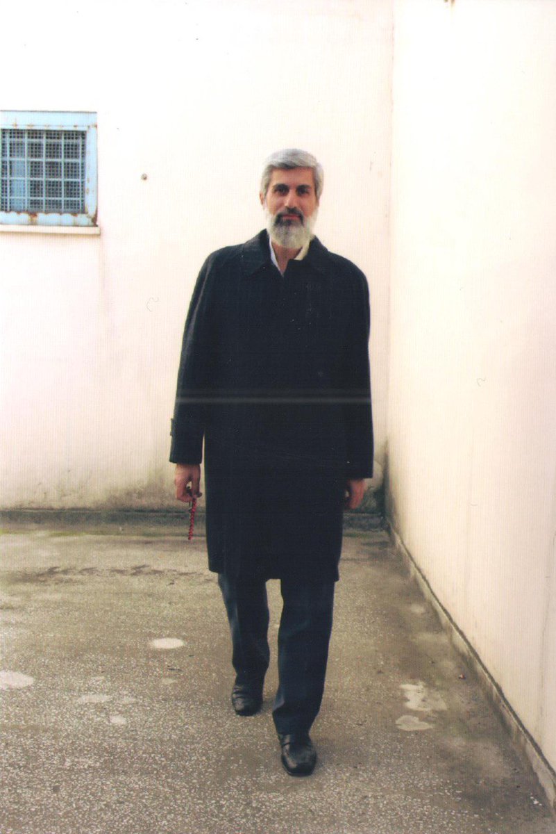 Ey beni zindana gönderen zalimler! 
Ben bu dünyanın zindanına dayanıyorum ama siz ahiretin zindanına dayanamayacaksınız!

#AlparslanHoca
#Susmayacağız
#Unutturmayacağız