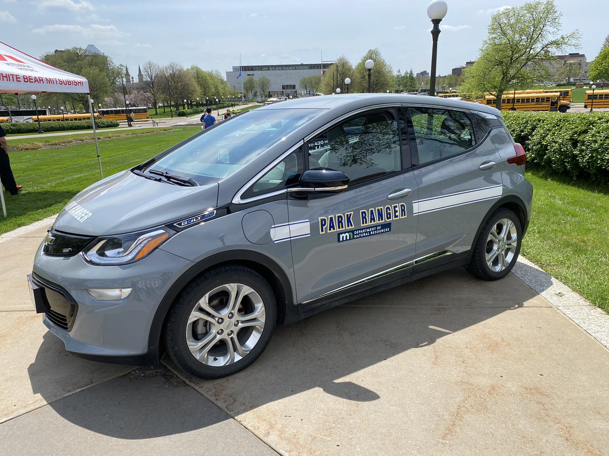 SMLotthammer's tweet photo. Couldn’t ask for a more beautiful day for the EV Showcase at the Capitol! #ElectricVehicles @mndnr @mnstateparks https://t.co/ZO1EtG6y3X