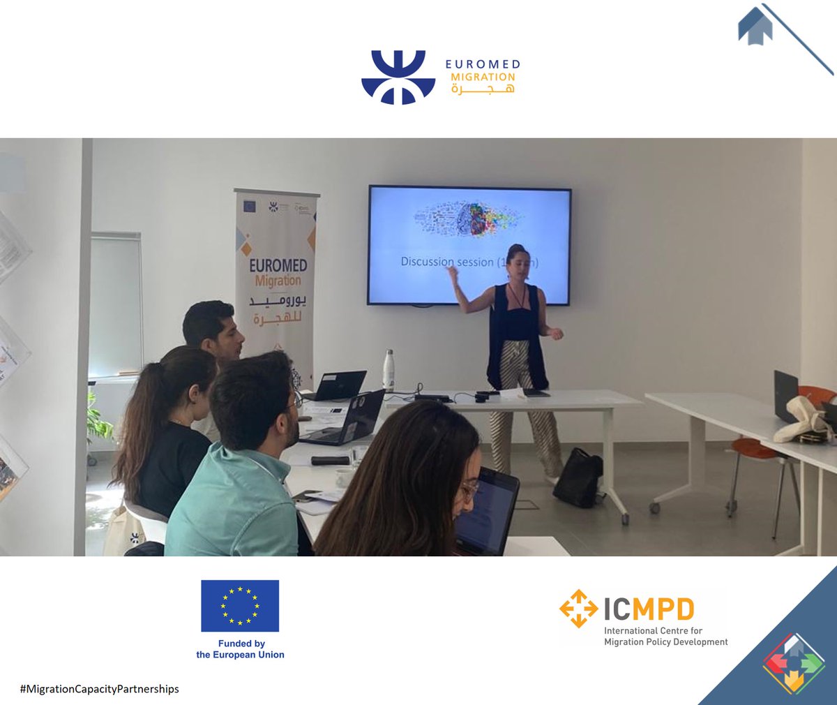 🔵#Professionalisation drives #MigrationCapacityPartnerships🔵

Day 3 of the Training for Young #MigrationProfessionals in collaboration with the MCP MED TI.

Dr. <a href="/I_CogliatiDezza/">Irene Cogliati Dezza, Ph.D</a> today, delivered the module on behavioural sciences in policy design. 

Stay tuned for more!