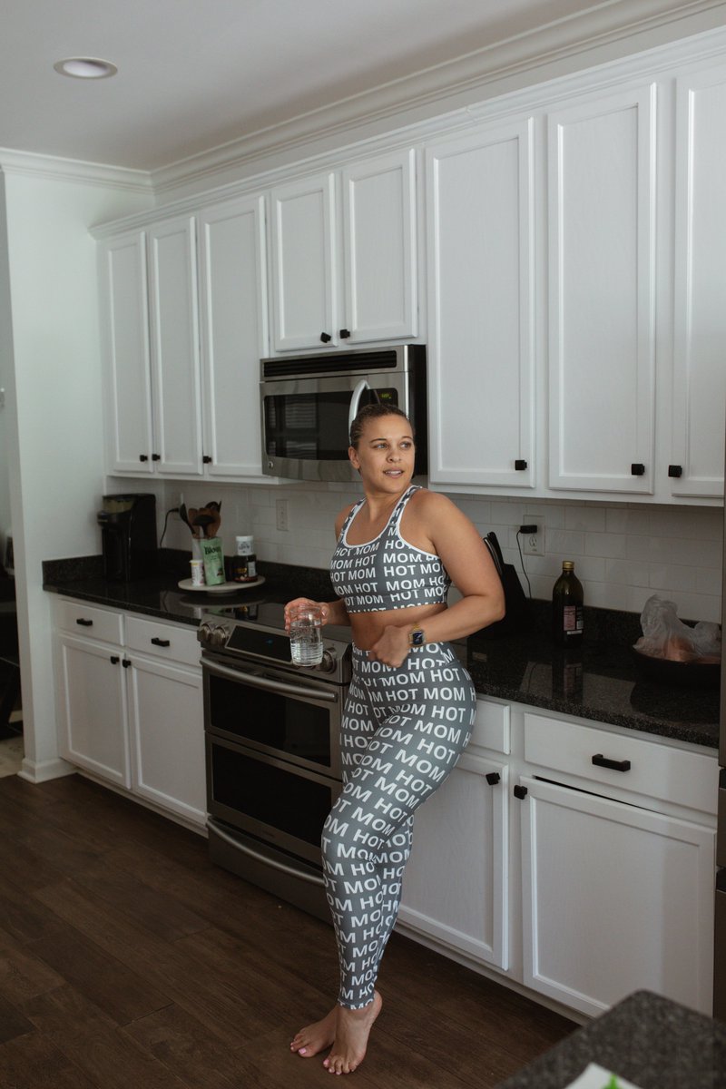 laurenelyce's tweet photo. Sharing more about an incredible women owned brand on the blog today & they’re all about empowering the Hot Mom!
https://t.co/KnLHiKpRbS
#HotMom #ShopHotMom #HotMomFitness #FitnessClothes #WorkoutClothes #AthleisureWear #AthleticWear #MothersDay #ShopForMom #FitnessFashion #ad https://t.co/j2rOMbWEGX