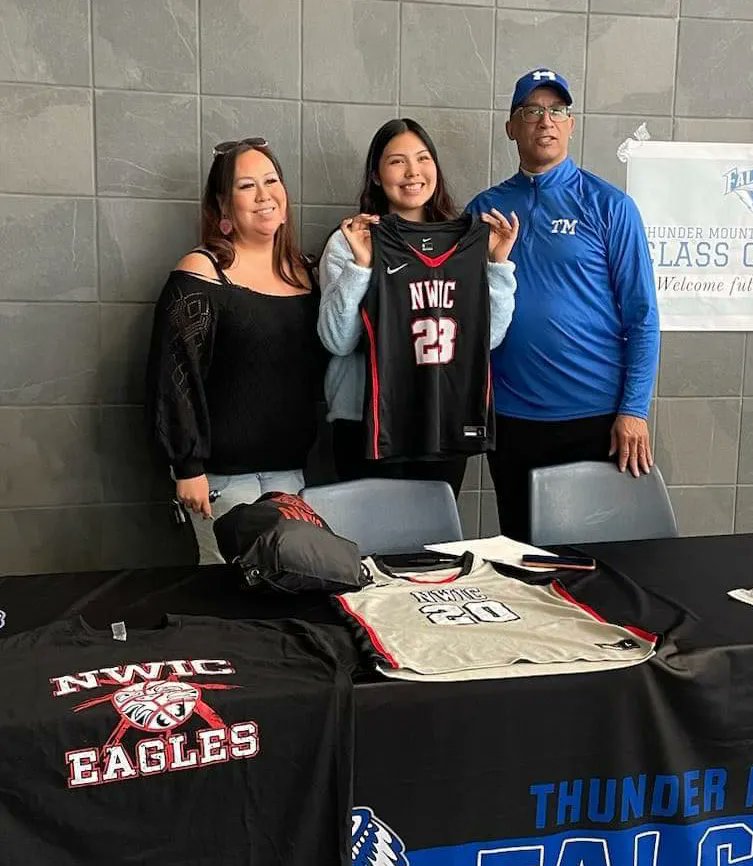ndnsports's tweet image. Shout out and congrats to Kiara Kookesh (Tlingit) out of Thunder Mountain High School, who signed her letter of intent to play basketball at Northwest Indian College.
#NativePreps #Tlingit #NWIC