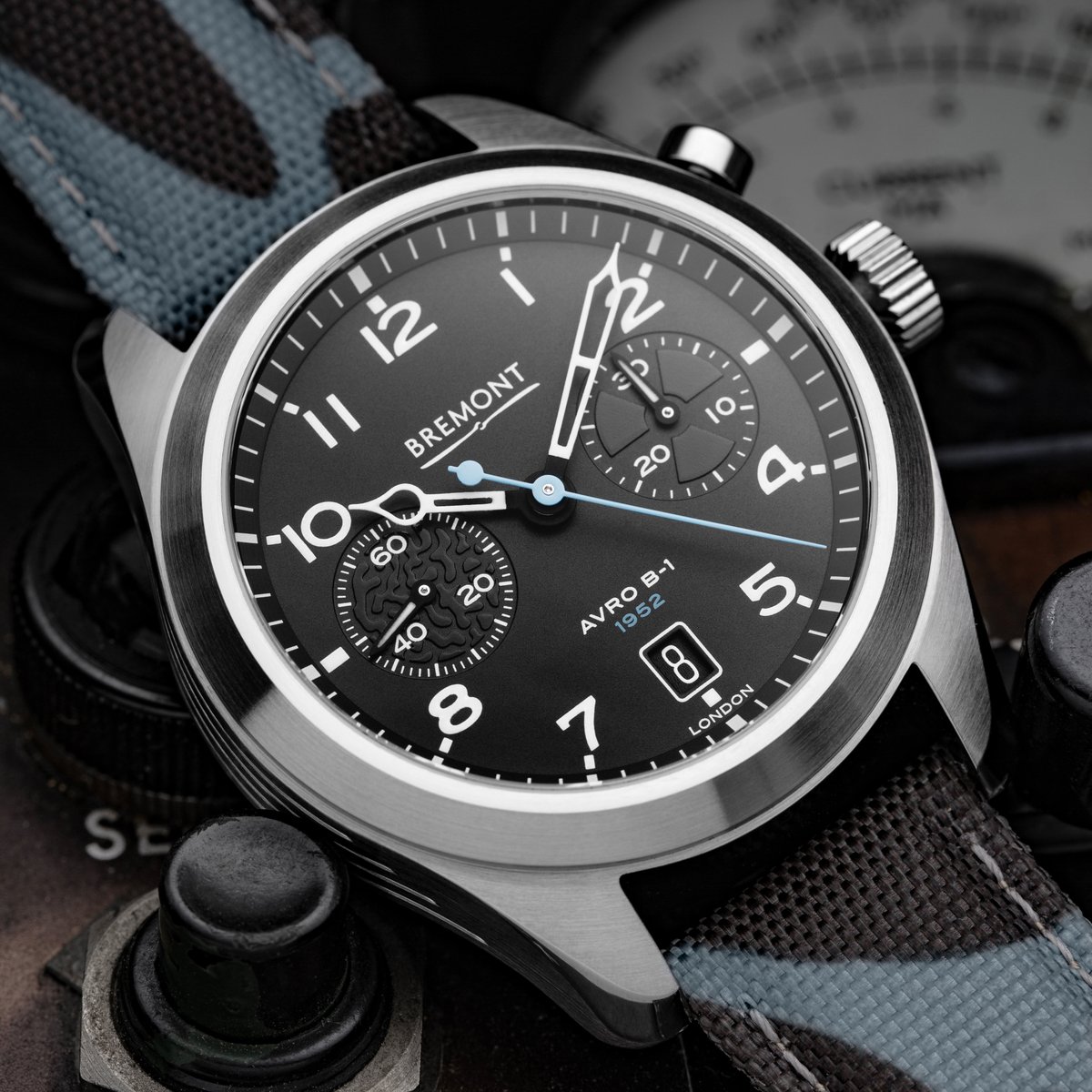JuraWatches's tweet photo. Introducing the Bremont Armed Forces Vulcan. Limited to just 250 pieces, paying tribute to one of the most iconic aircraft in British military history - the Avro Vulcan.
https://t.co/wLgt758lw8
#JuraWatches #Bremont #ArmedForces #AvroVulcan #TestedBeyondEndurance https://t.co/qQwBMrtZle