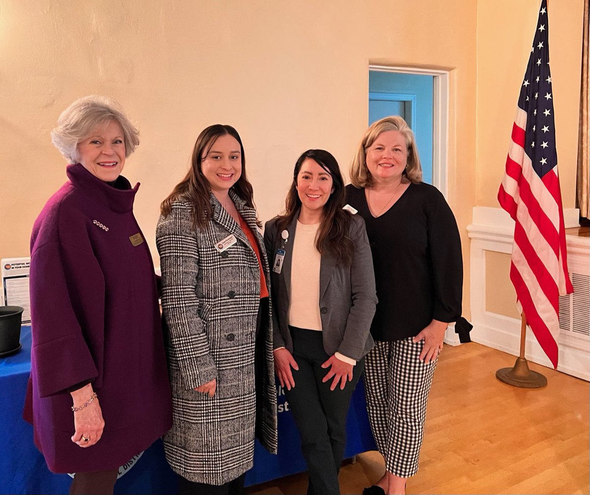 Helen_GLACVCD's tweet photo. Last Thursday I had the opportunity to present on mosquito prevention and protection at the La Cañada Thursday Club. Thank you to the lovely hosts for having @GLAmosquito share valuable information and resources. https://t.co/3pMroX5j9K