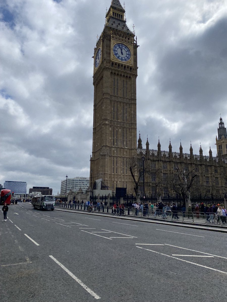 Stubell9's tweet photo. What a week of extremes, supporting the Met with the Coronation as a MALO (Mutual Aid Liaison Officer) to @ASPolice #OperationalSupportUnit working at heights, regional training with @clivebush3645 https://t.co/ncxfVtJ9Do