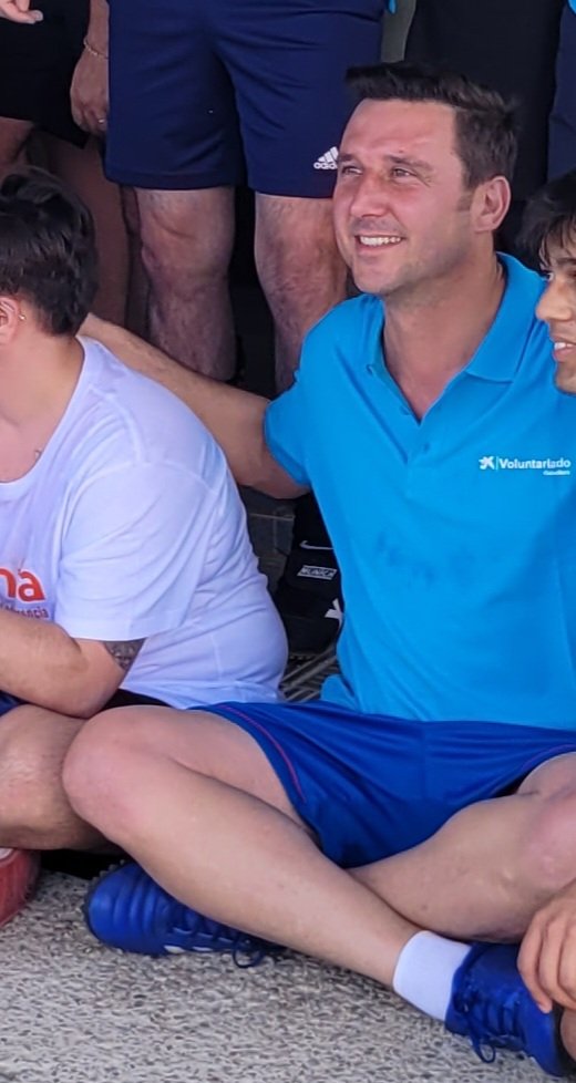 Ser <a href="/VoluntCABK/">Voluntariado CaixaBank</a> es tener la suerte de vivir momentos como estos, es recibir Vida 💙💙💙.
Mayo, mes #AccionSocial de <a href="/caixabank/">CaixaBank</a> #CABKAccionSocial.
Equipo Store Pymes Constitución. 
#poloazul.
Gracias #Adinfa #CoriadelRio por esta oportunidad  y por la gran  labor que hacéis 👏👏👏