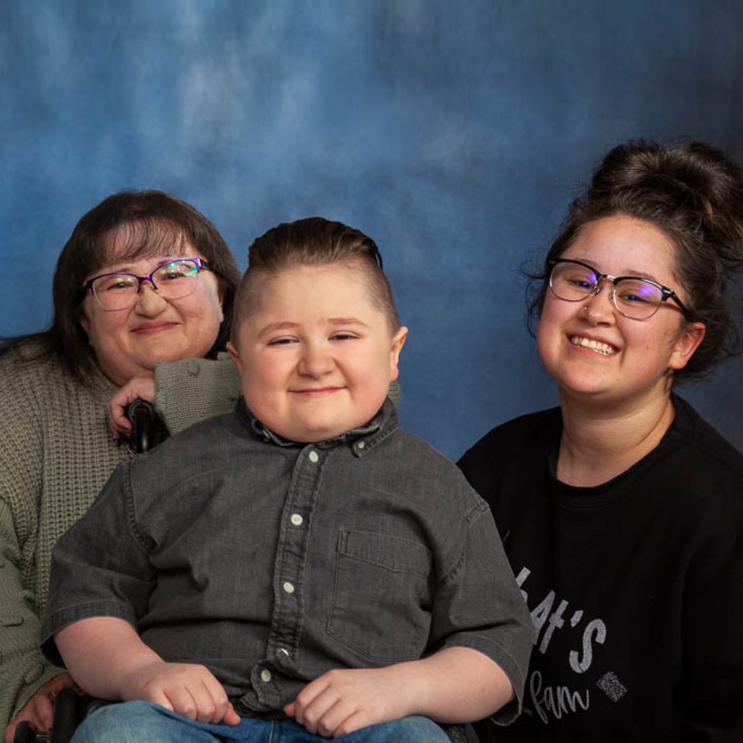 shrinershosp's tweet photo. Shriners Children’s is on the leading edge of osteogenesis imperfecta #research and working towards innovative treatment options to help children with OI. In one family's case, OI is a part of their history that spans four generations. https://t.co/bxqJtSGqwv #OIWeek https://t.co/cG2ie6iGXs