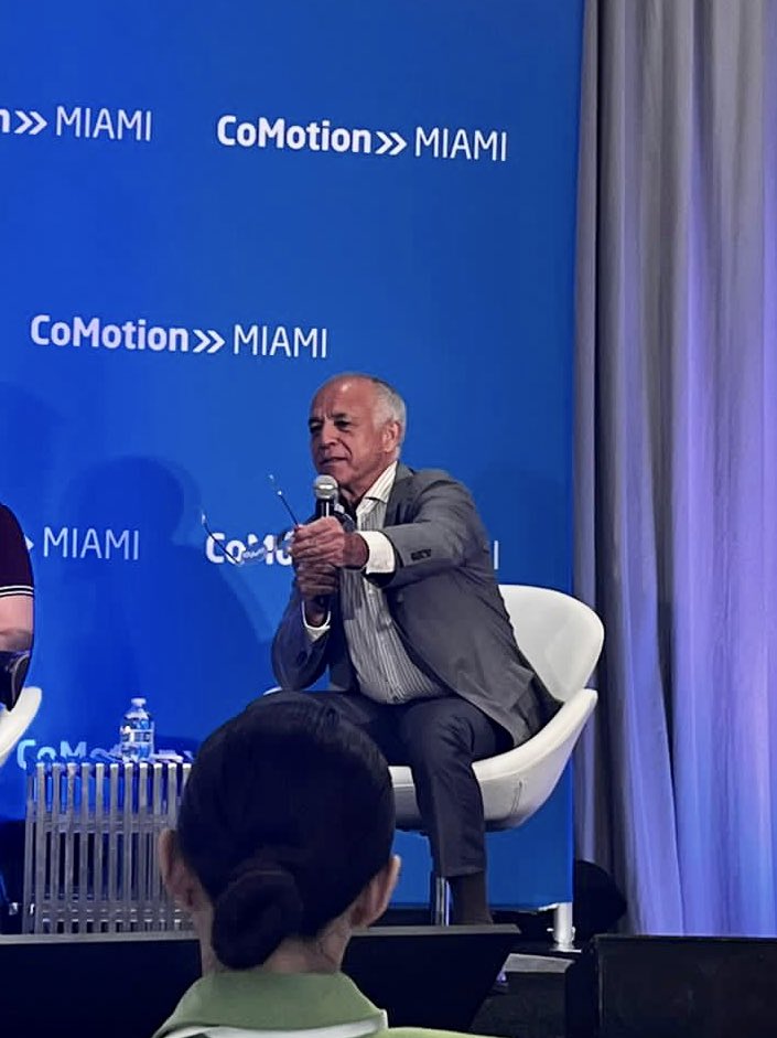 Today’s panel was very insightful discussing the present and future of ports, mobility + operations and the chance to share @BCGobierno’s focus on reaching sustainability on strategic projects that contribute to the development of the #CaliBaja mega region.

#CoMotionMiami