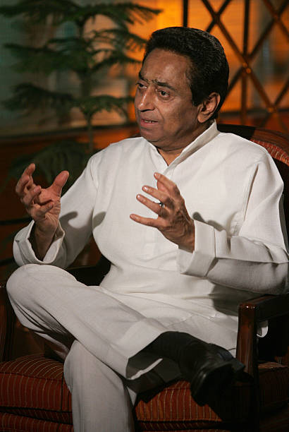 KamalnathLeader's tweet photo. कमलनाथ जी की दूरदृष्टि और विभिन्न विषयों की गहन समझ ही उनको अन्य राजनेताओं से अलग बनाती है । 
भारतीय राजनीति में 5दशकों से सक्रिय राजनीति में रहकर देश के महत्वपूर्ण पदों को जिम्मेदारी से निभाते हुए उन्होंने भारत ही नहीं पूरे विश्व में अपनी एक अलग पहचान बनाई है। https://t.co/M7T7xYVM4p