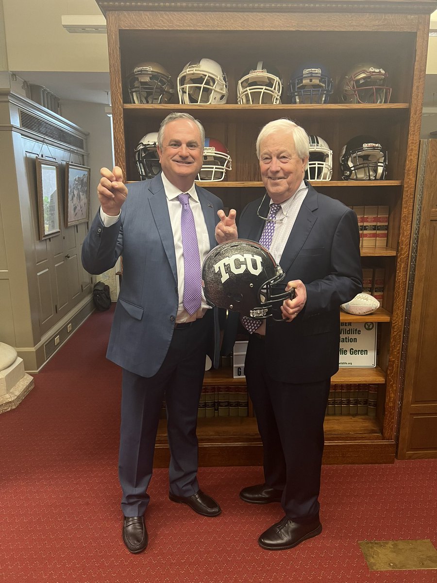 Charlie Geren (@charliegeren) on Twitter photo Great welcoming TCU head Football coach <a href="/CoachSonnyDykes/">Sonny Dykes</a> to the Texas Capitol today! #GoFrogs Great welcoming TCU head Football coach <a href="/CoachSonnyDykes/">Sonny Dykes</a> to the Texas Capitol today! #GoFrogs