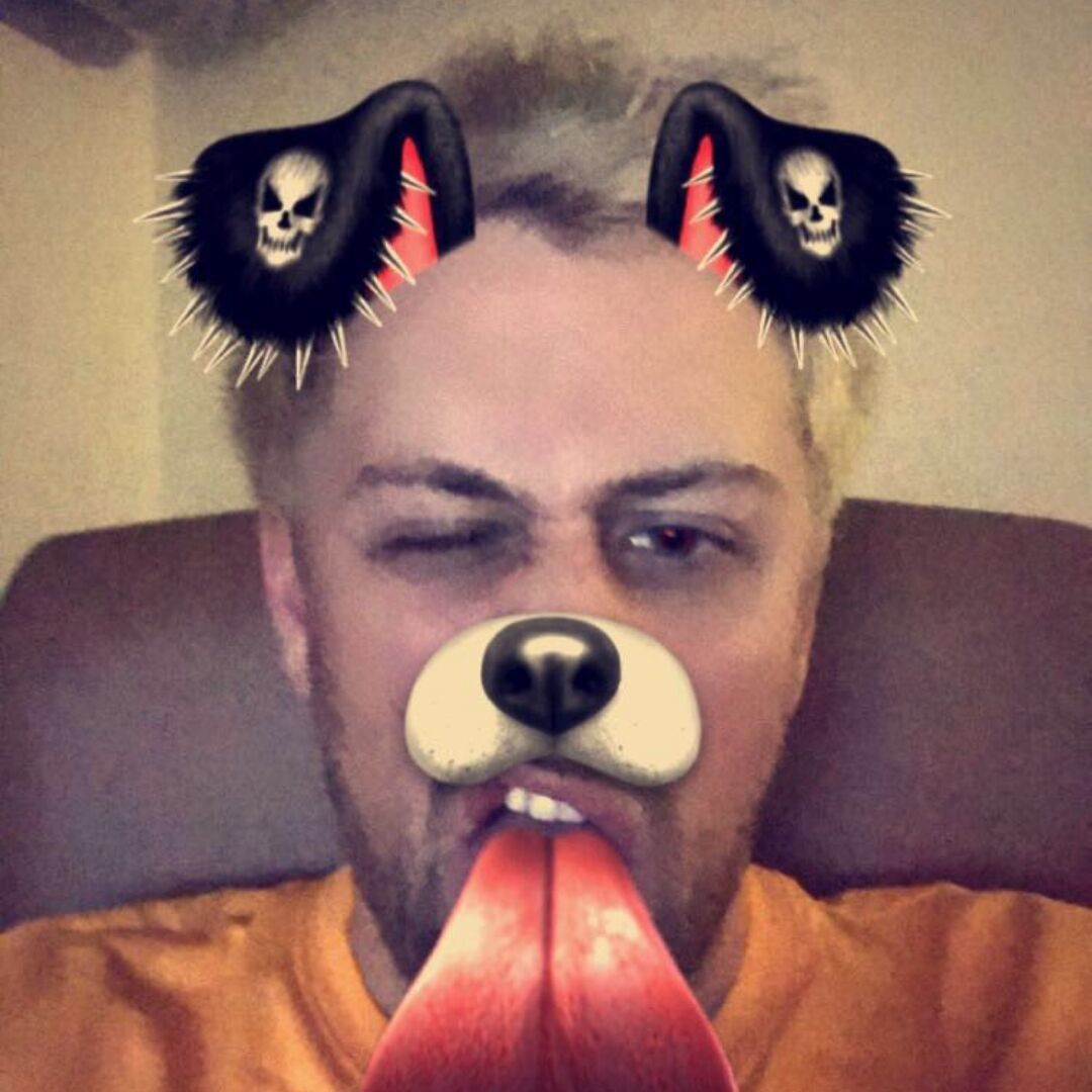 LsolinLsolin's tweet photo. 看家型狗狗和宠物型狗狗🥺
#kayzo #kayzomusic #dotcom #dotcommusic #Chriscomstock #thebinches https://t.co/GzRAWNJM5R