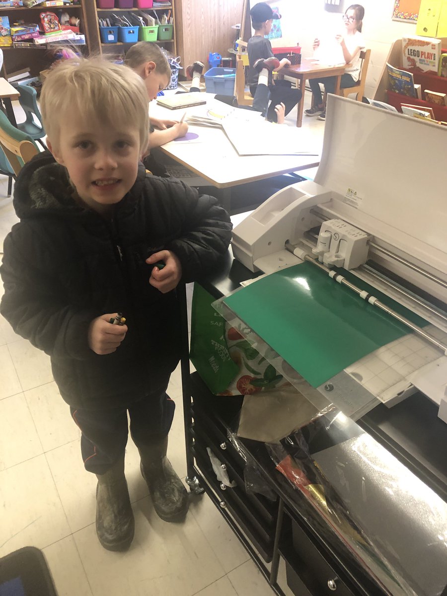 Mothers Day plans are in the works in grade 2 with our silhouette! Thanks <a href="/brilliant_labs/">Brilliant Labs / Labos Créatifs</a>!!! <a href="/staaSTALLIONS/">St. Anne's Academy</a>