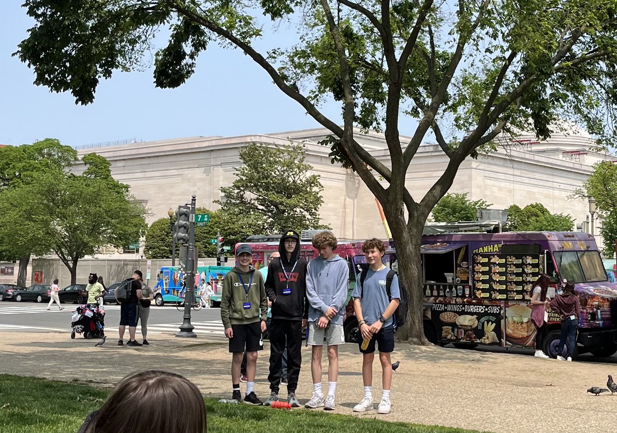 00000IE's tweet photo. @2023SMSDC more food trucks bus #3 https://t.co/b9uOTgB18x