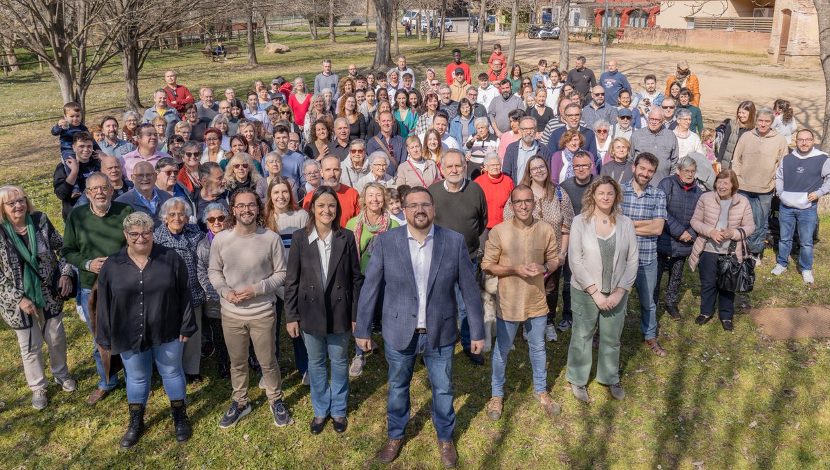 ERC_Llagostera's tweet photo. ESQUERRA SOM MOLTS MÉS QUE 23‼️

Estem molt agraïts de rebre tot el suport que ens esteu donant

Eduard Diaz, alcaldable: “Rebre suport ens dona més empenta a seguir treballant pel municipi i tirar endavant el nostre projecte que posa les persones al centre de les polítiques” https://t.co/AiL8yih2Jo