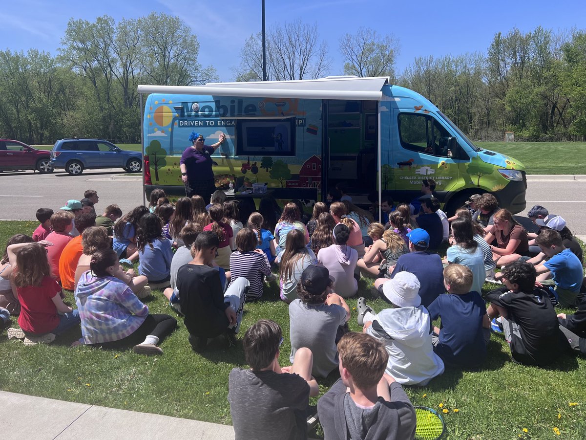 6BlueBMS's tweet photo. Thank you Ms. Stacey for showing Mobee to us! A very exciting summer of reading ahead 📖 🚐 ⁦@ChelseaLibrary⁩ https://t.co/d3FhIAnNTl