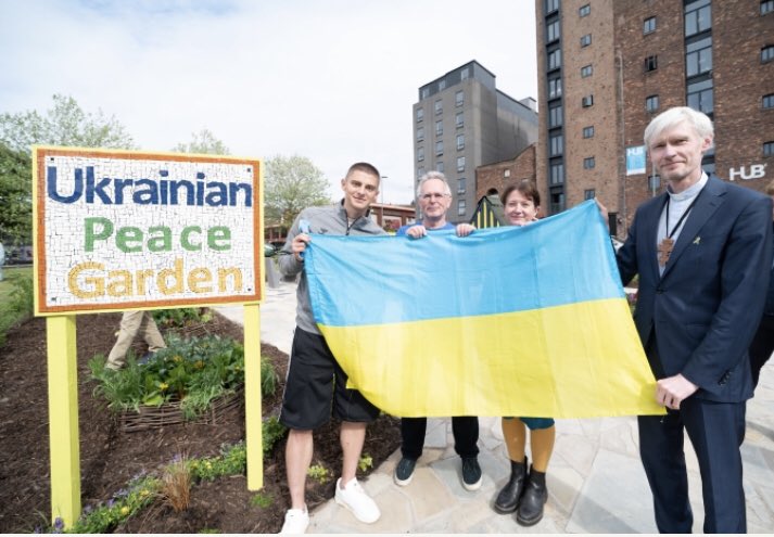 #News: @Everton’s star defender Vitalii Mykolenko has opened a Ukrainian Peace Garden in #Liverpool’s @baltictriangle in honour of the city hosting #Eurovision on behalf of his home country.
Designed by Peter Lloyd,supported by @BigHelpProject, Baltic stakeholders & @svpliverpool