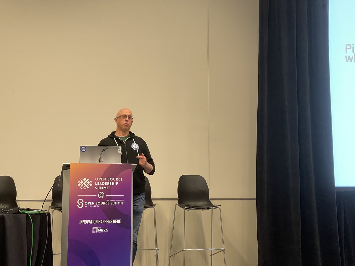 At a great session on how to be an Open Source maintainer with <a href="/mhickeybot/">Martin Hickey</a> #OSSSummit
